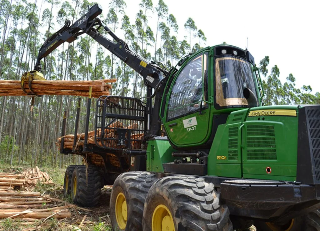 Форвардер John Deere 1910E