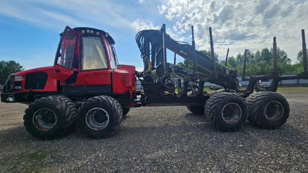 Форвардер Komatsu 875 2017 года перед отправкой из Пермского края в Свердловскую область — фото 3