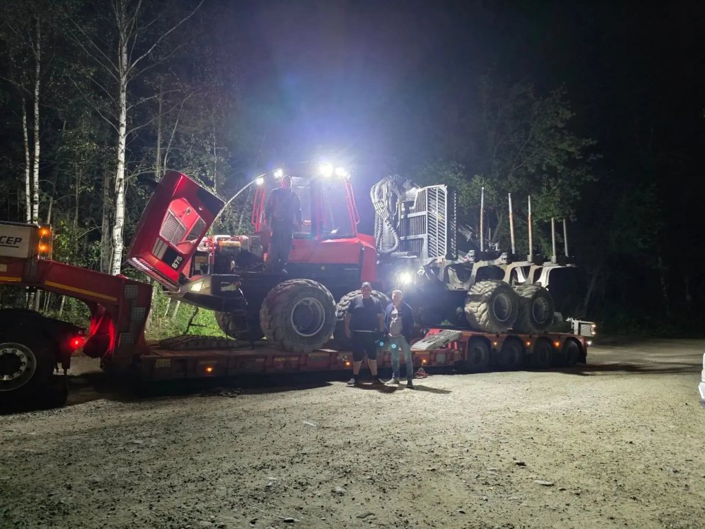 Форвардер Komatsu 875 2023 года при поставке из Европы в Свердловскую область — фото 1