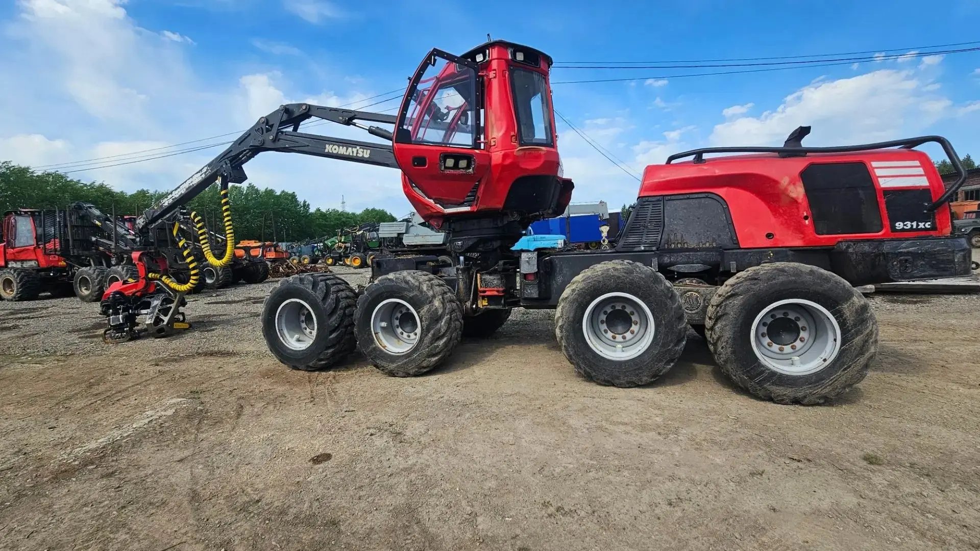 Харвестер Komatsu 931 XC 2017 года на площадке перед отгрузкой
