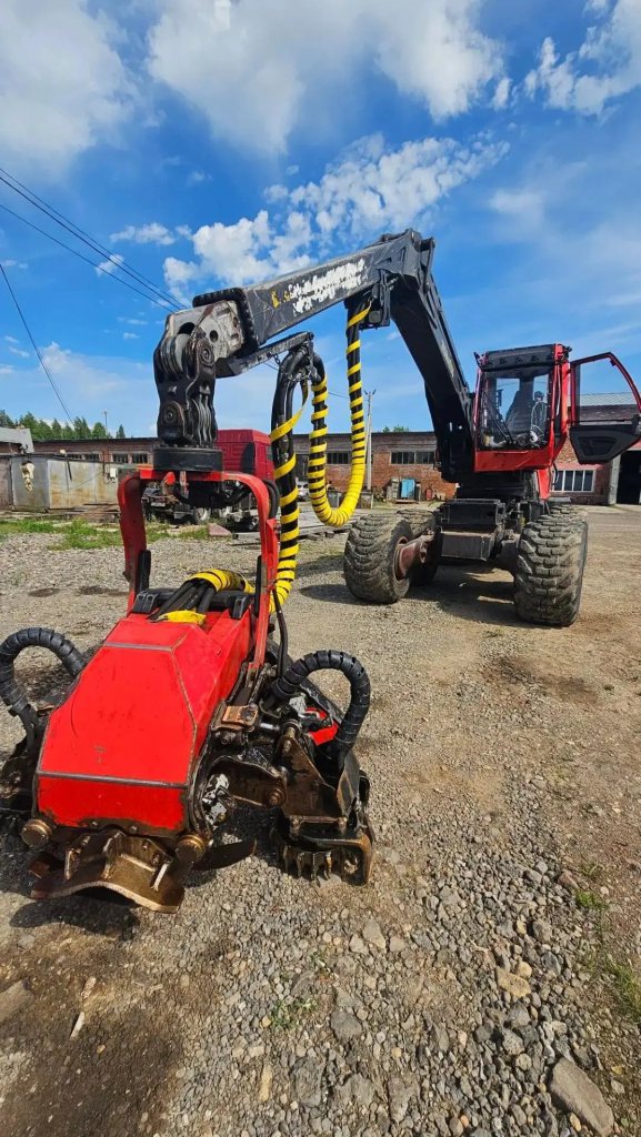 Харвестер Komatsu 931 XC с харвестерной головкой